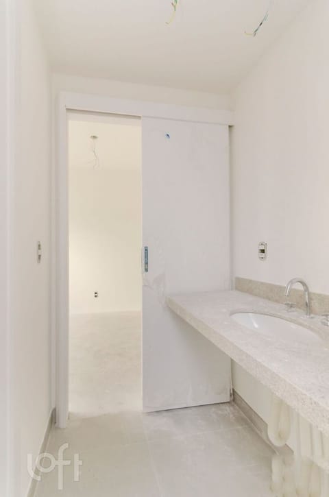Image 19 - 269116
